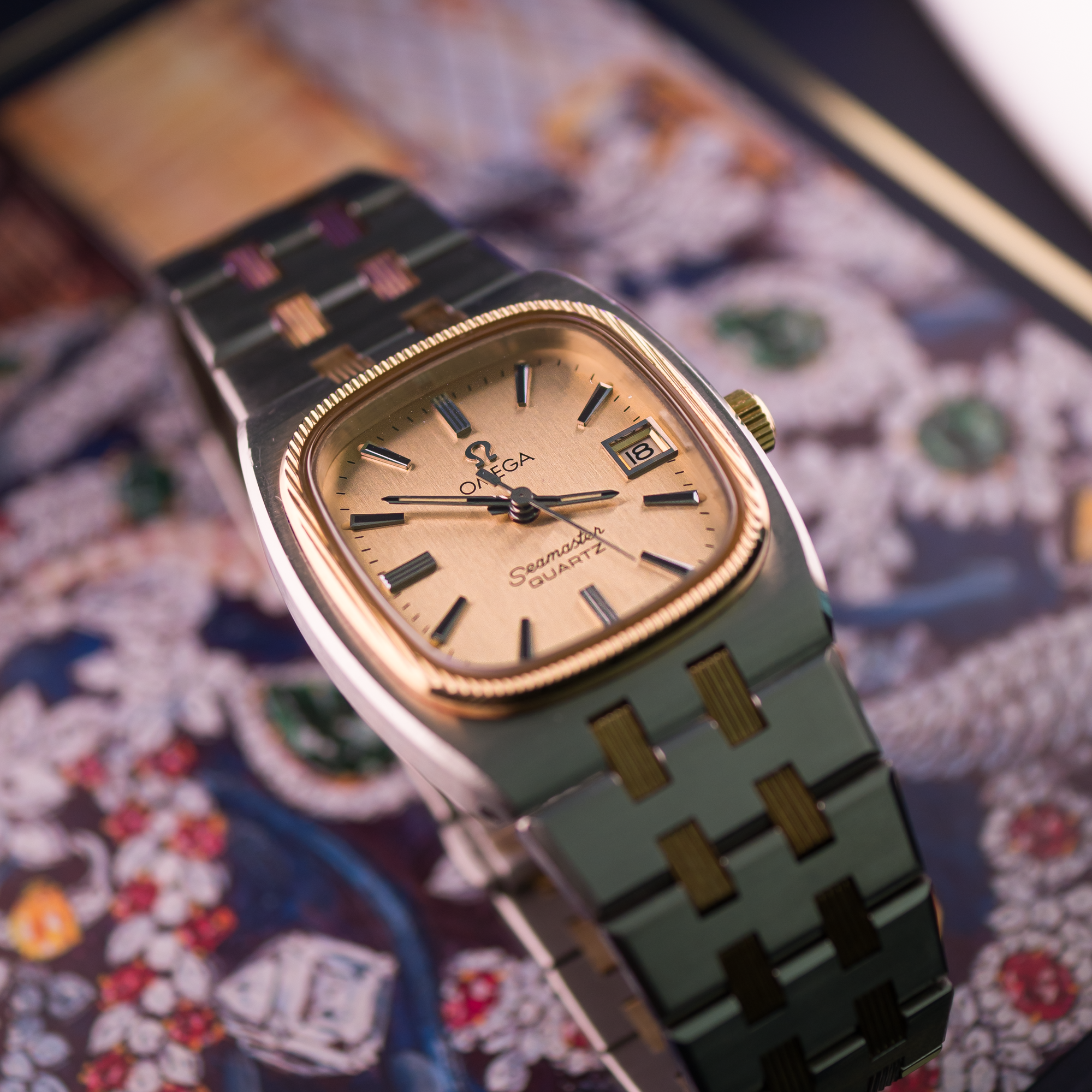 Omega: Seamaster Quartz — Two-Tone Geometric Precision