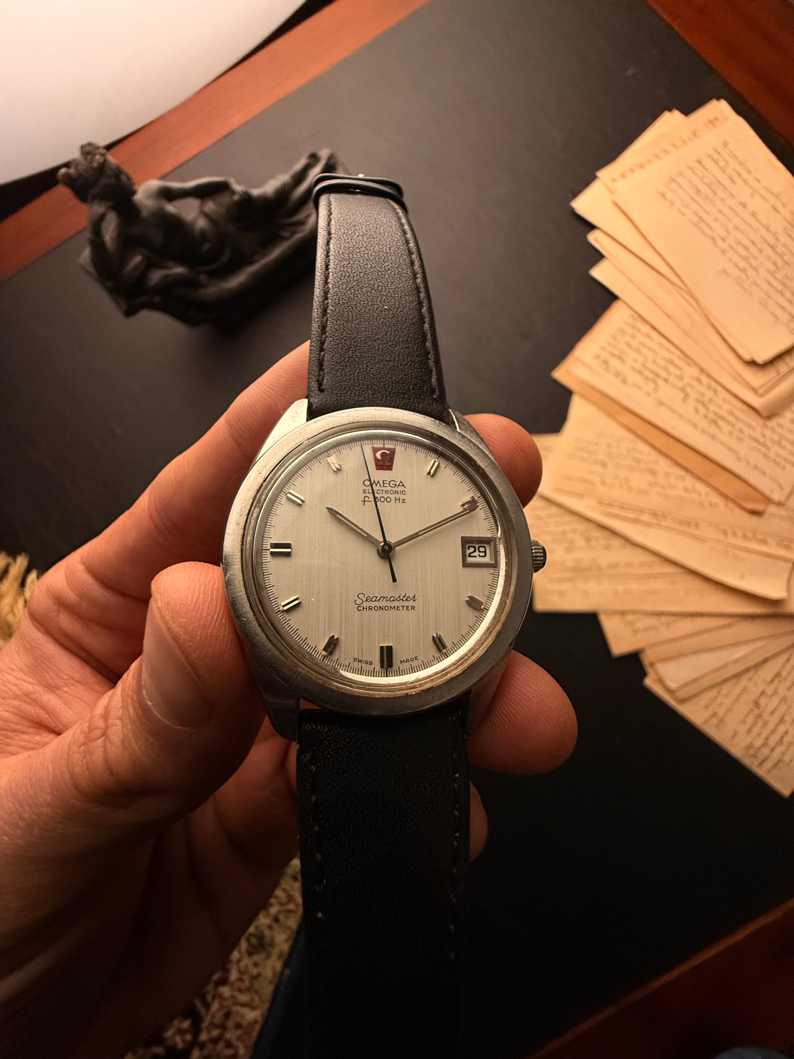 Omega: Seamaster f300 Hz — The Humming Chronometer