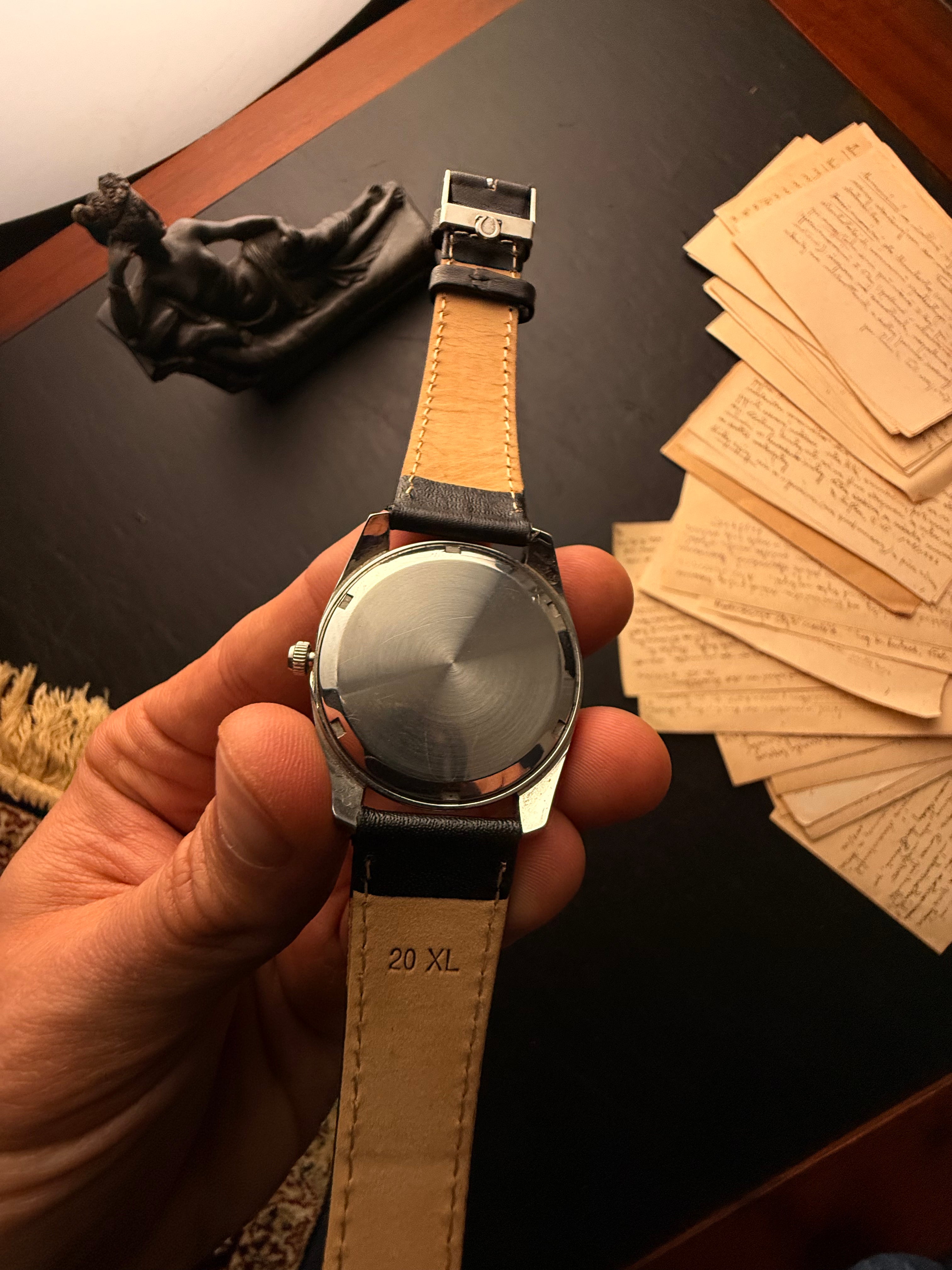 Omega: Seamaster f300 Hz — The Humming Chronometer