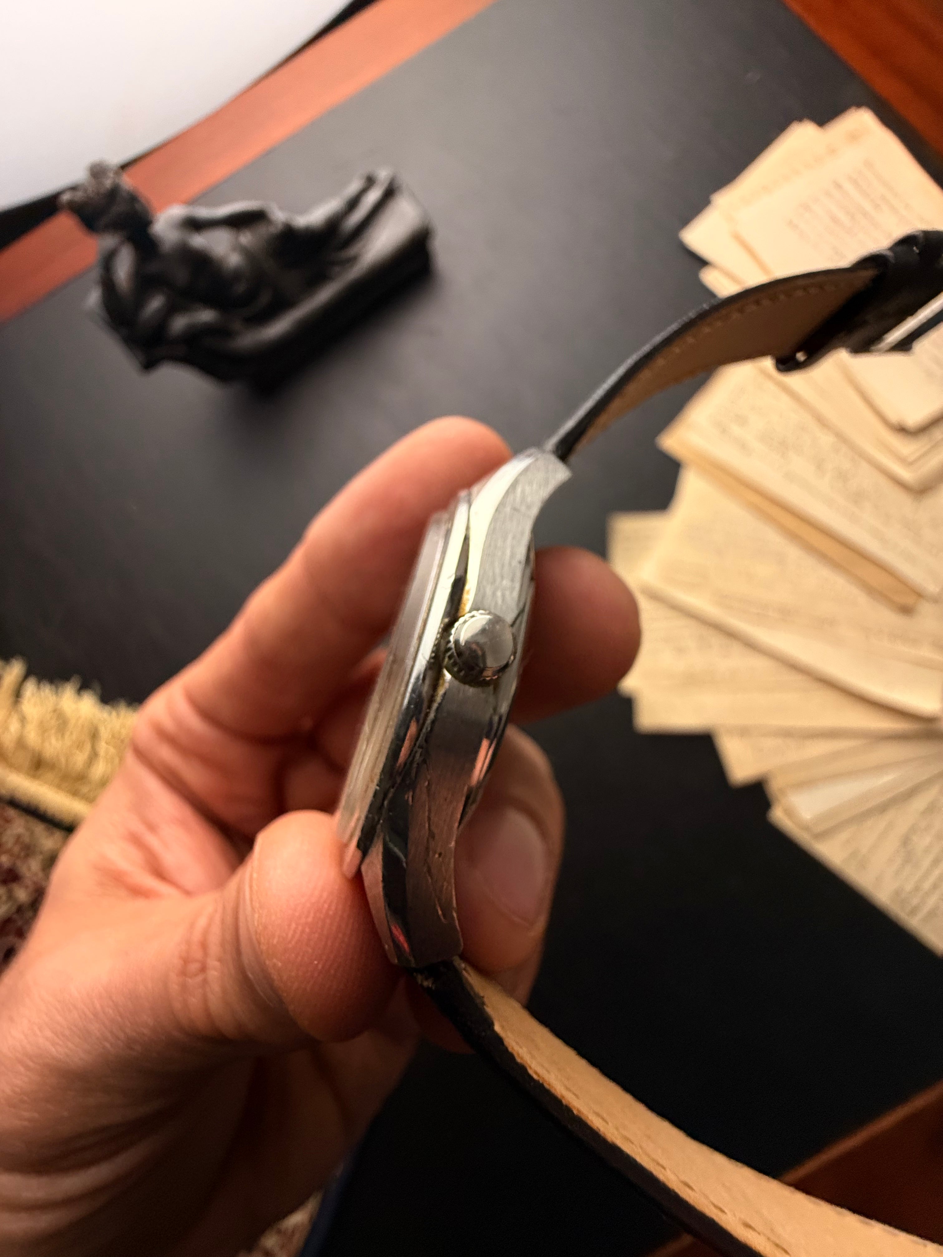 Omega: Seamaster f300 Hz — The Humming Chronometer