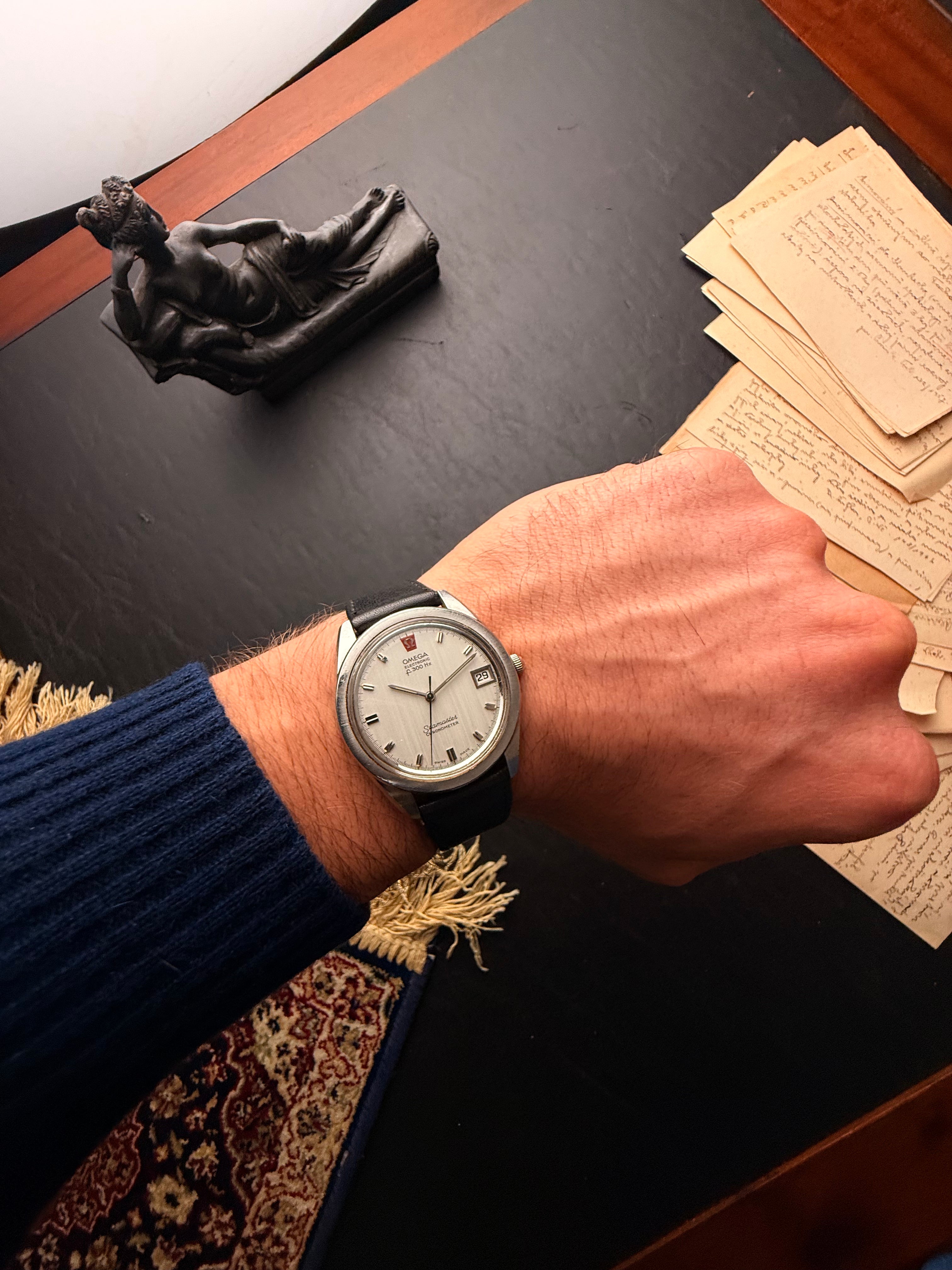 Omega: Seamaster f300 Hz — The Humming Chronometer