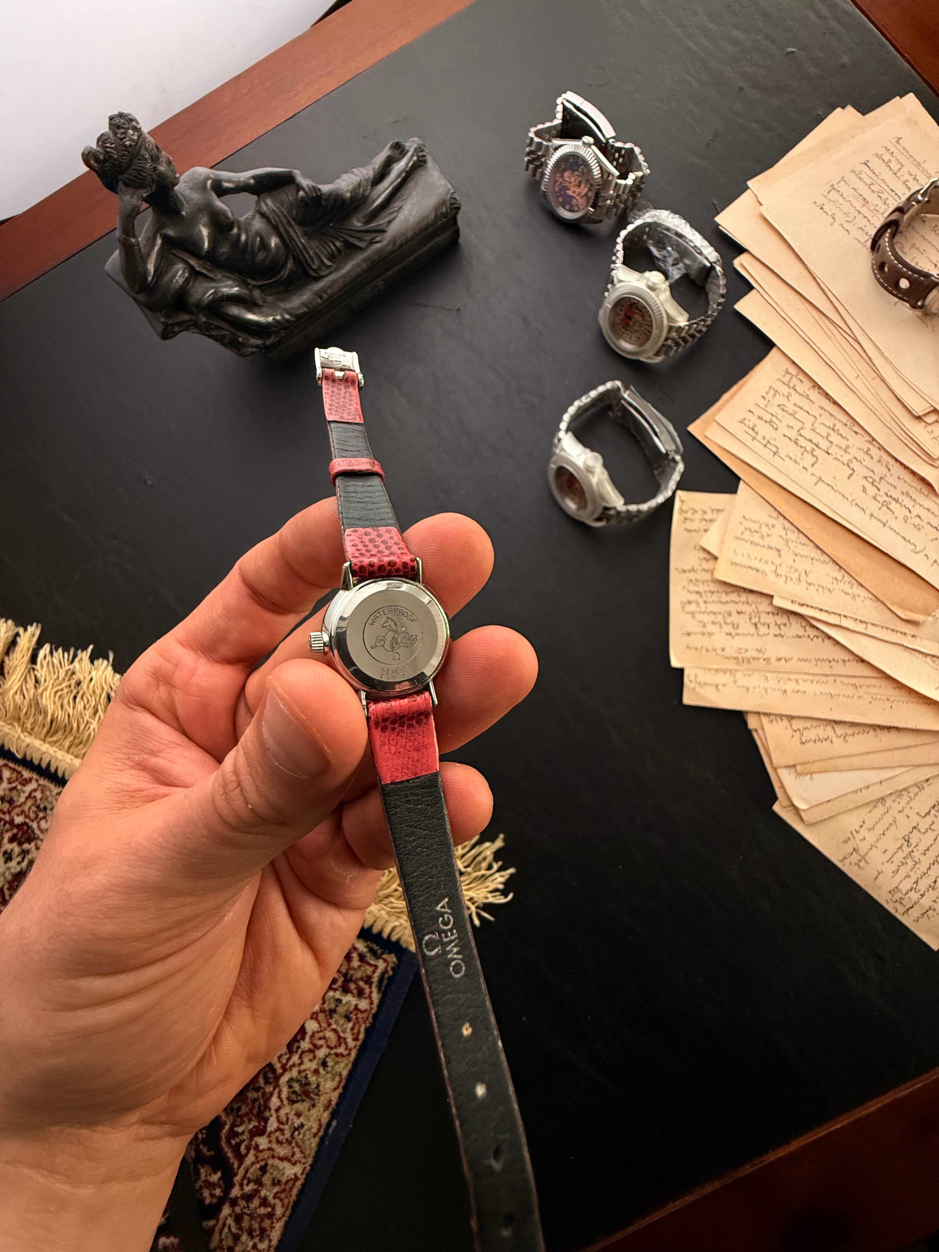 Omega: De Ville — Миниатюрная классика