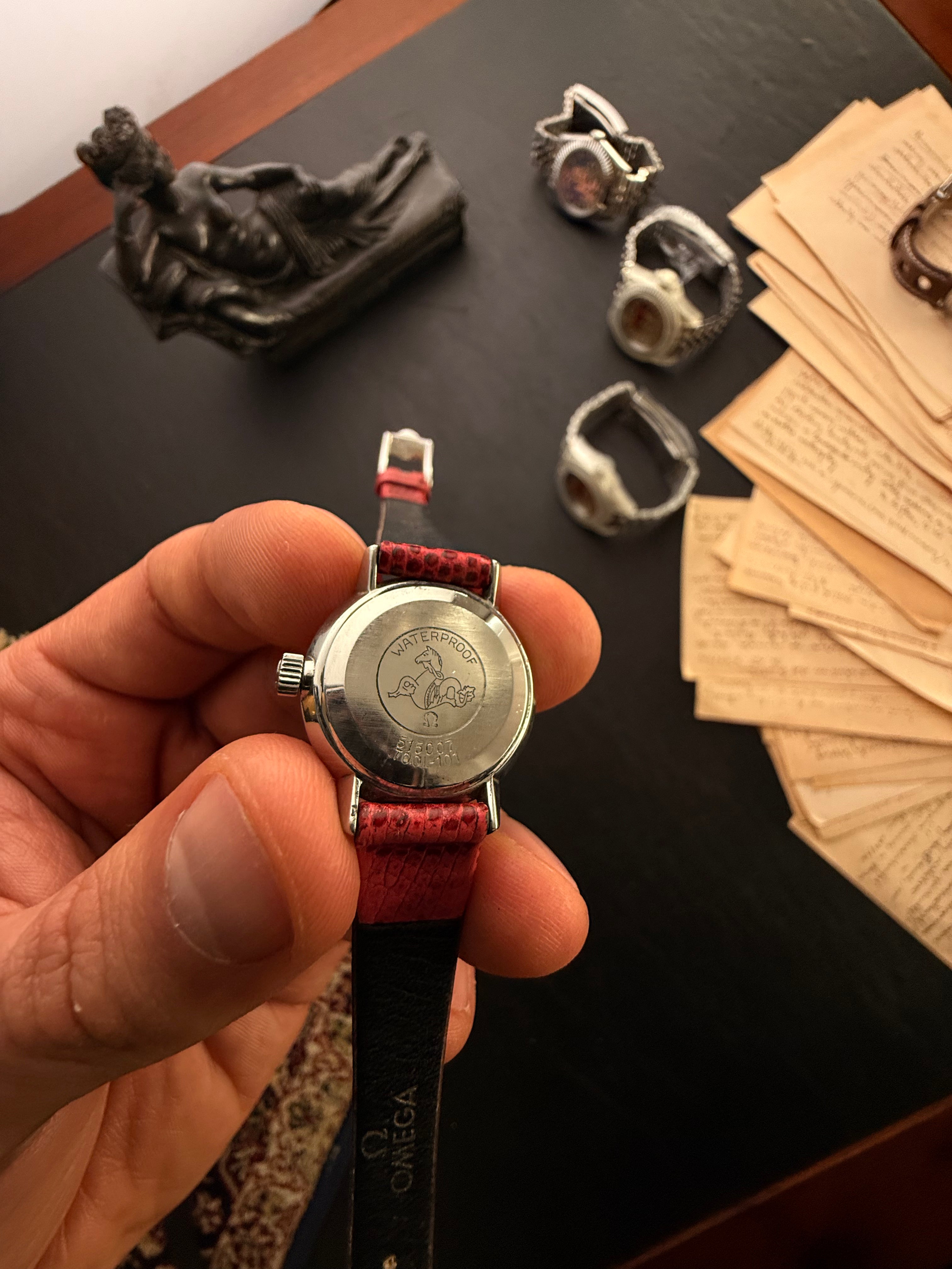 Omega: De Ville — Миниатюрная классика