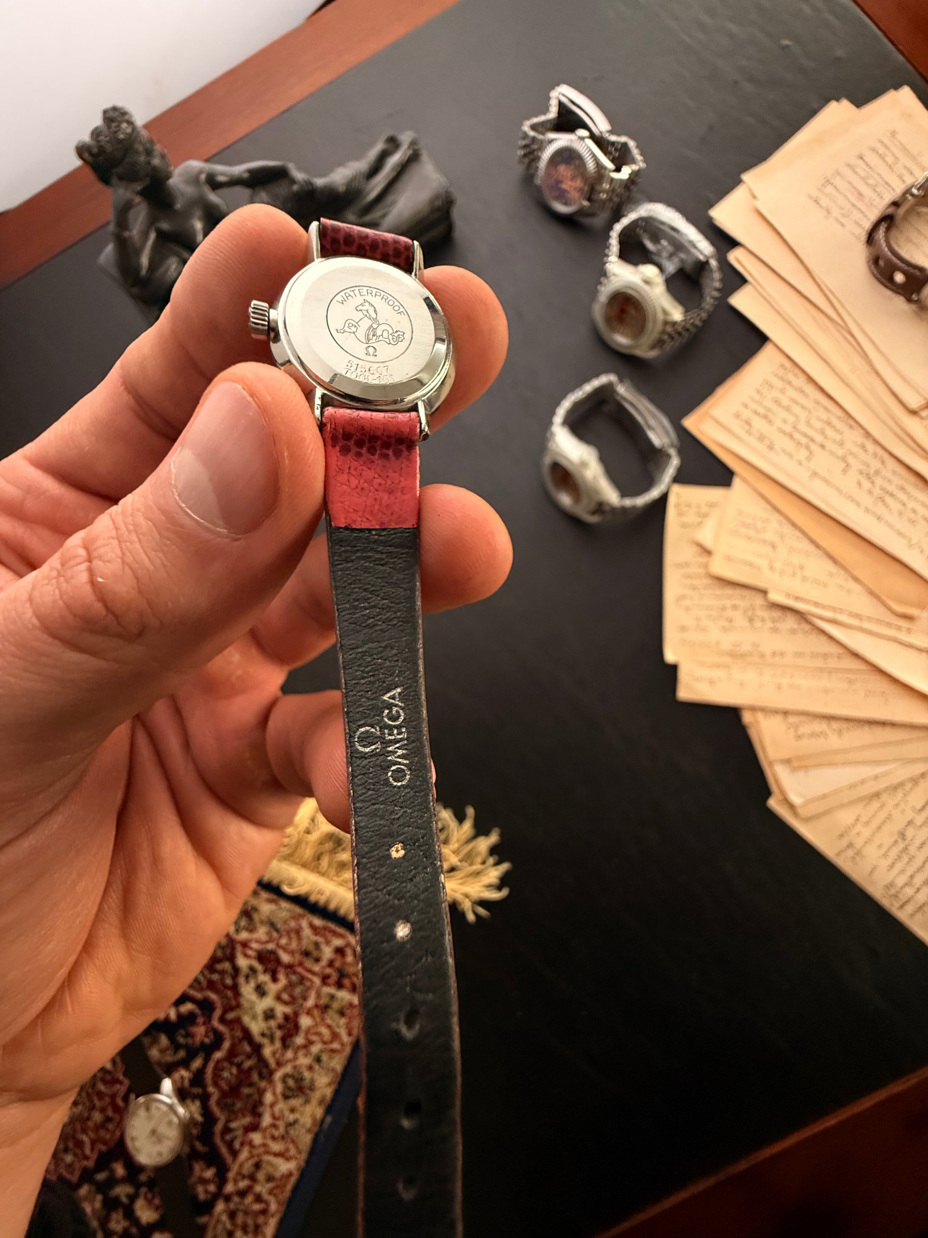 Omega: De Ville — Миниатюрная классика