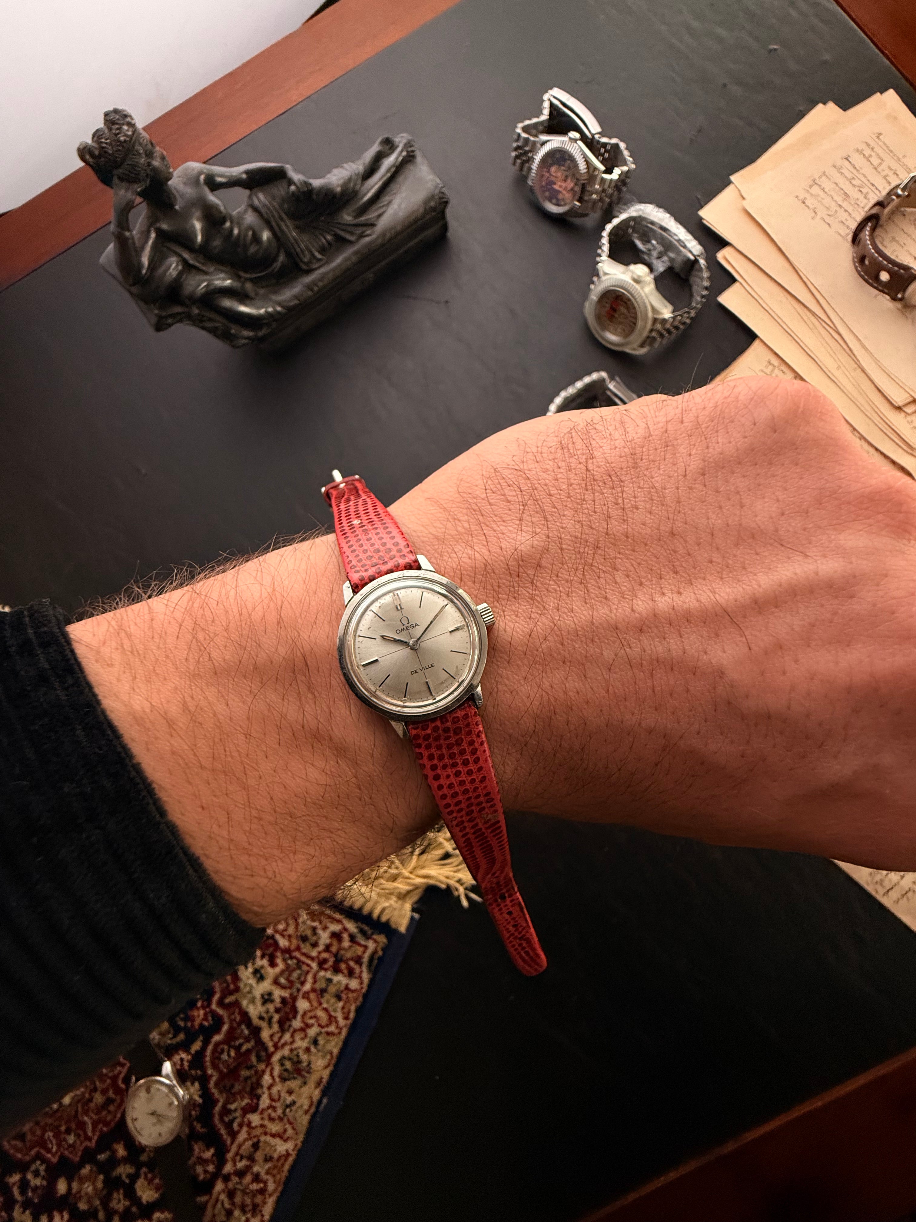 Omega: De Ville — Миниатюрная классика