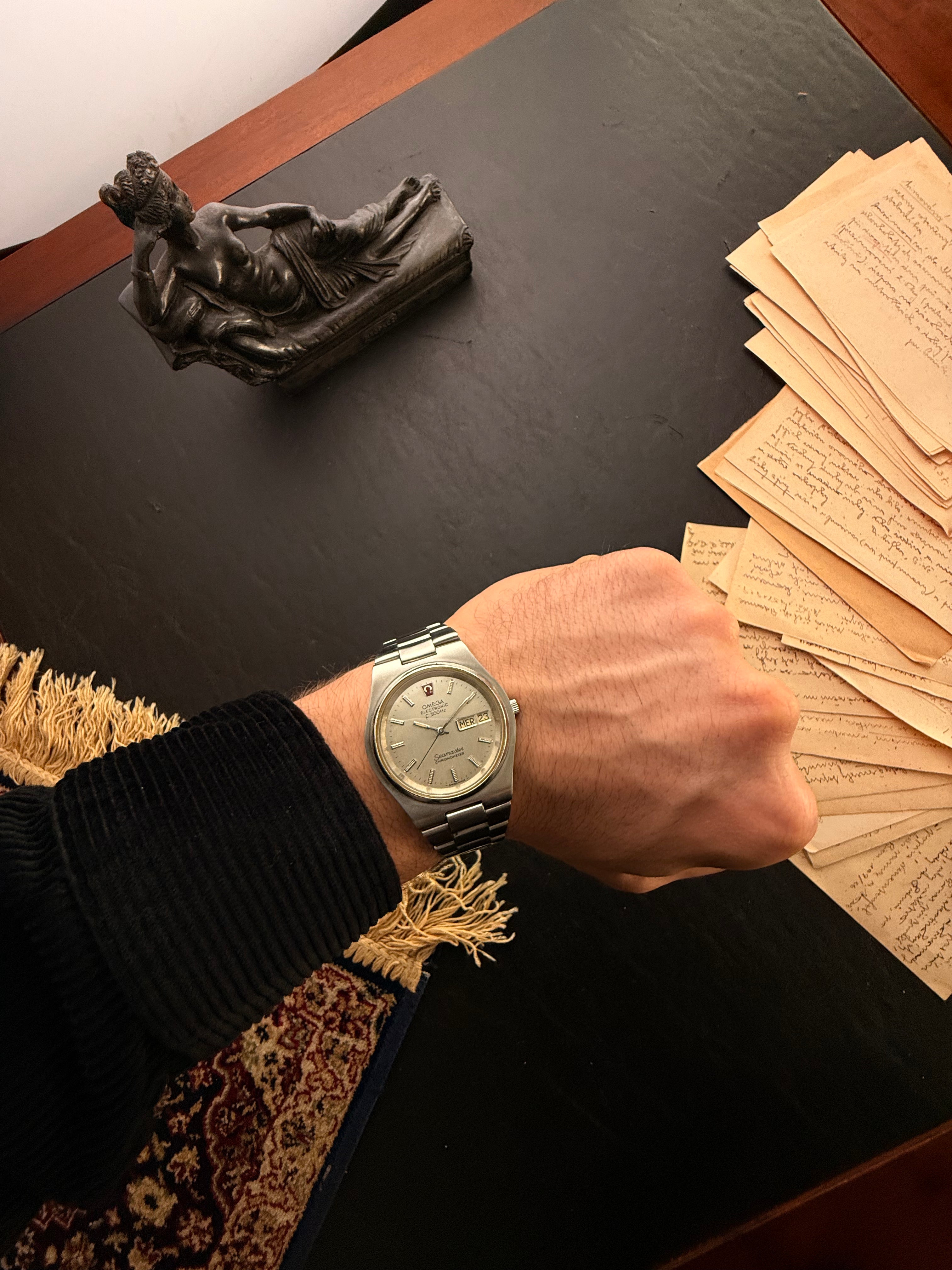 Omega: Seamaster f300Hz — The Hum of Precision