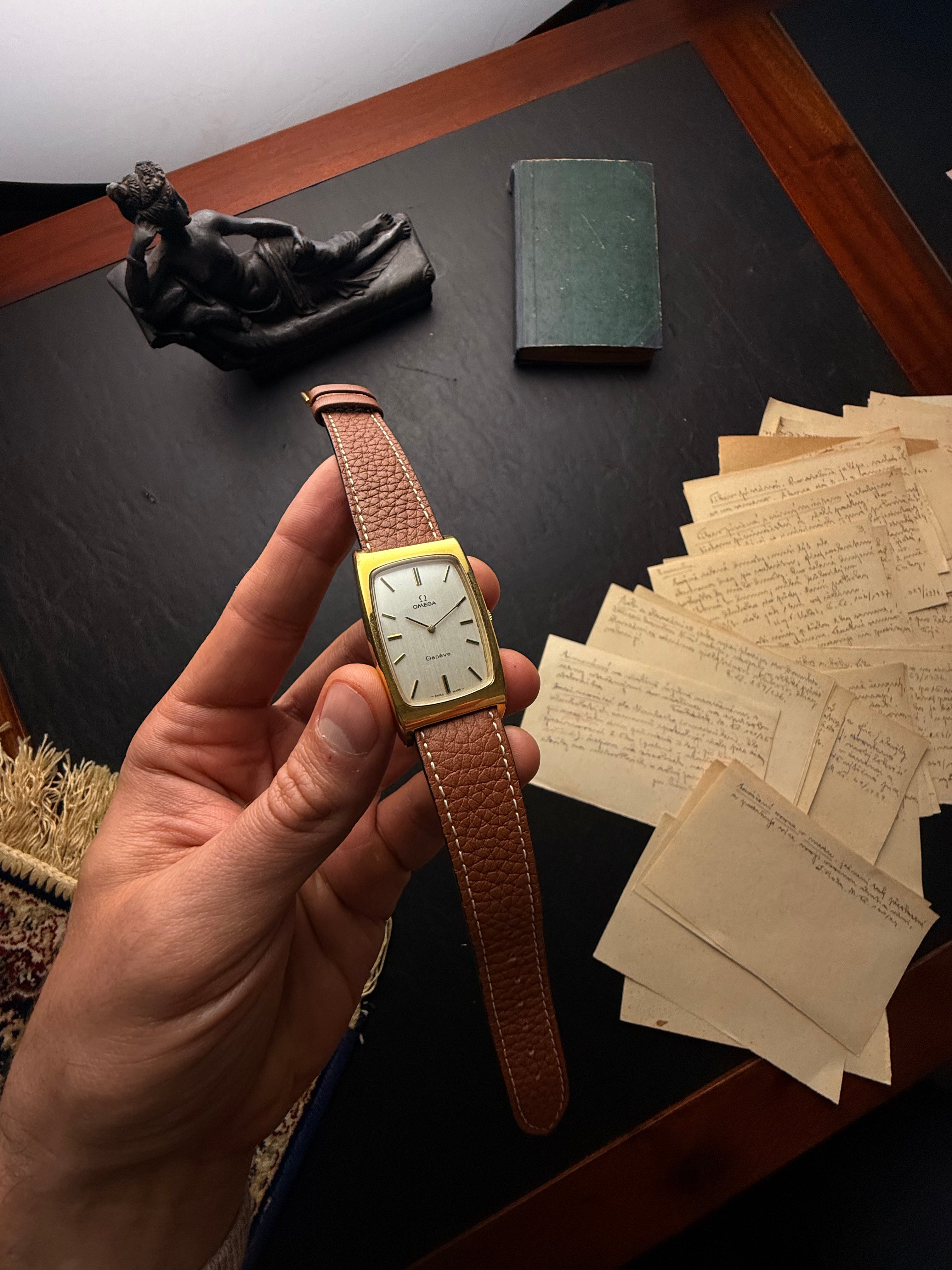 Omega Genève — Golden Geometric Elegance