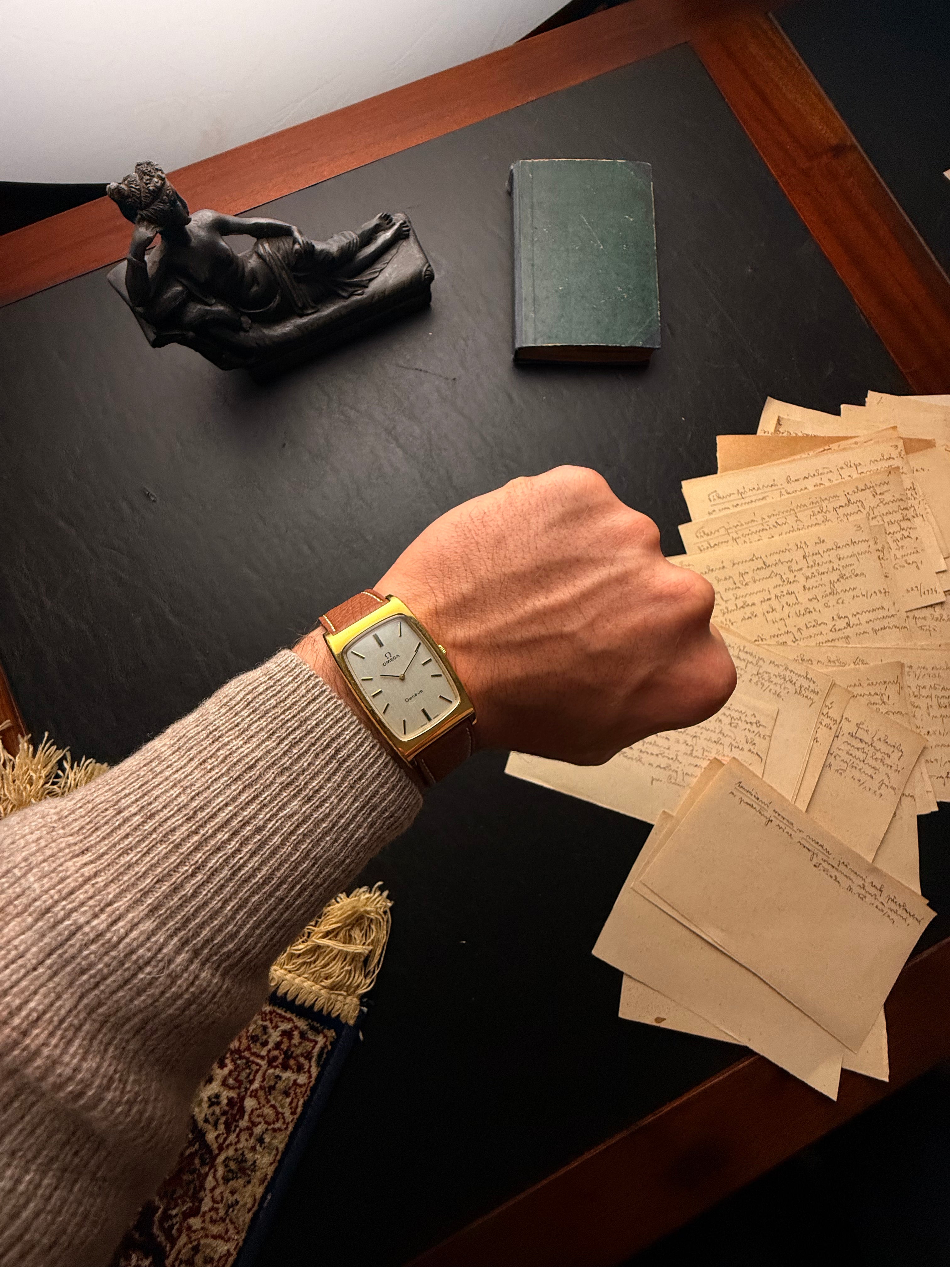 Omega Genève — Golden Geometric Elegance