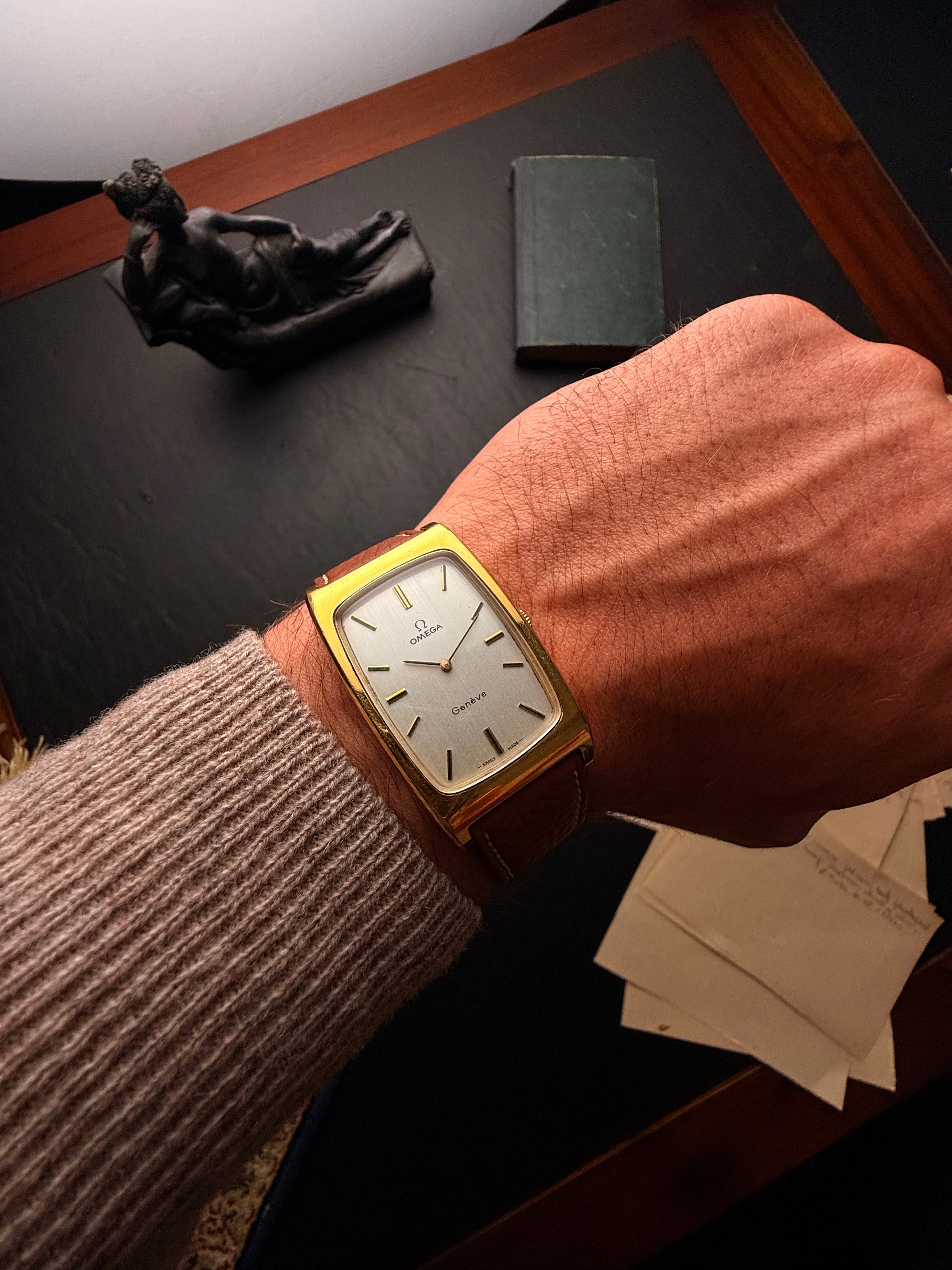 Omega Genève — Golden Geometric Elegance