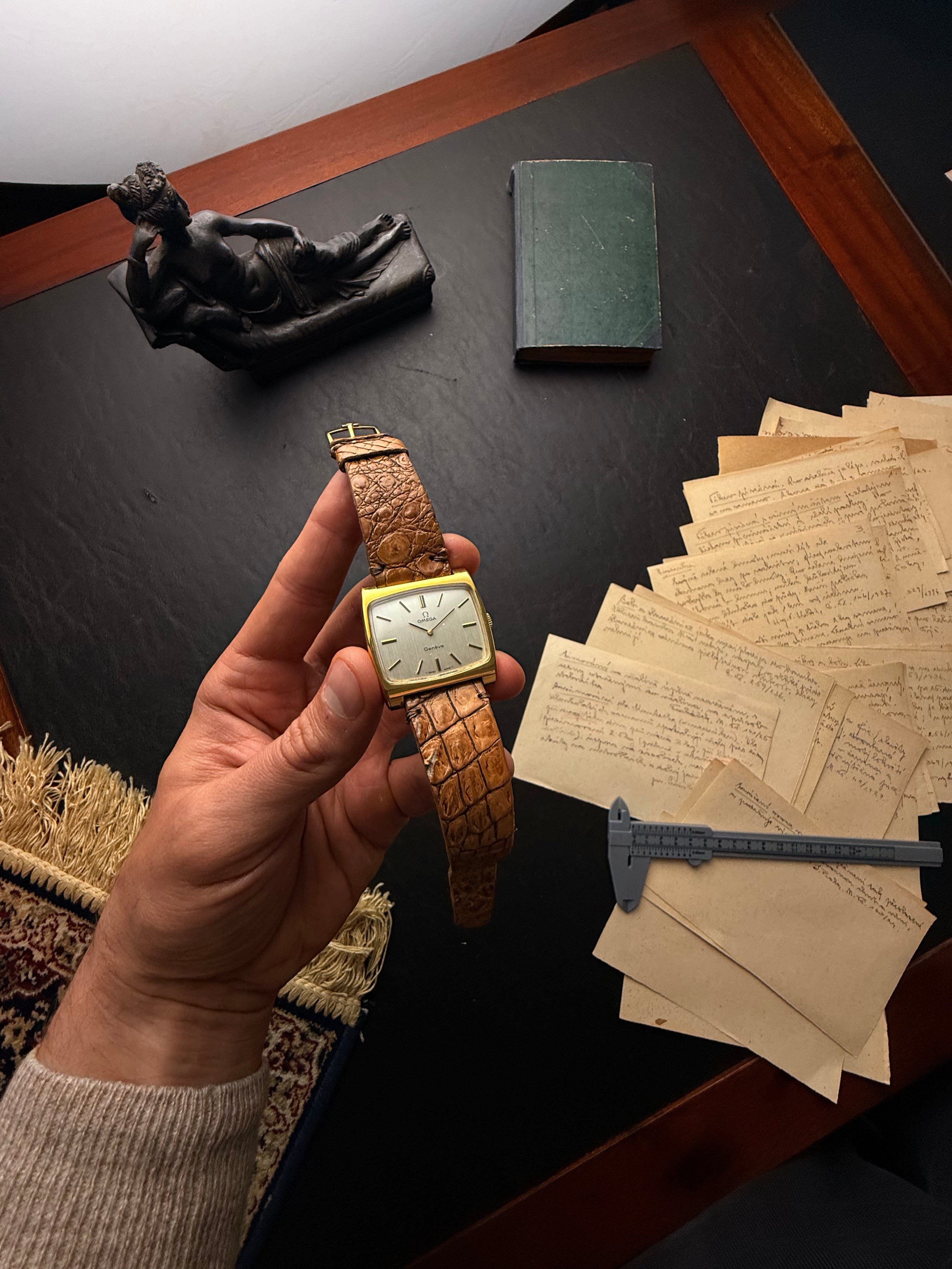 Omega Genève — Golden Square Heritage