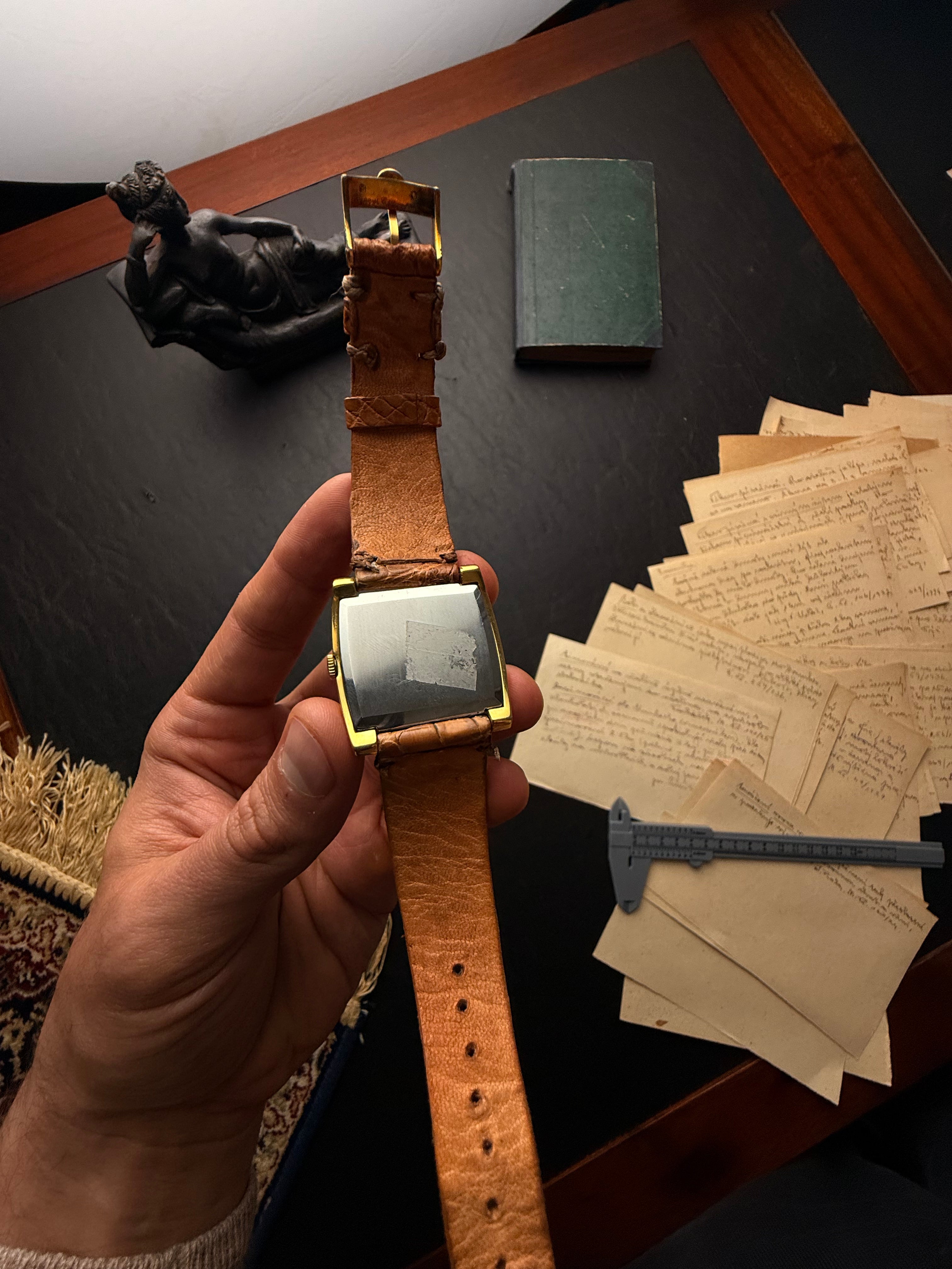 Omega Genève — Golden Square Heritage