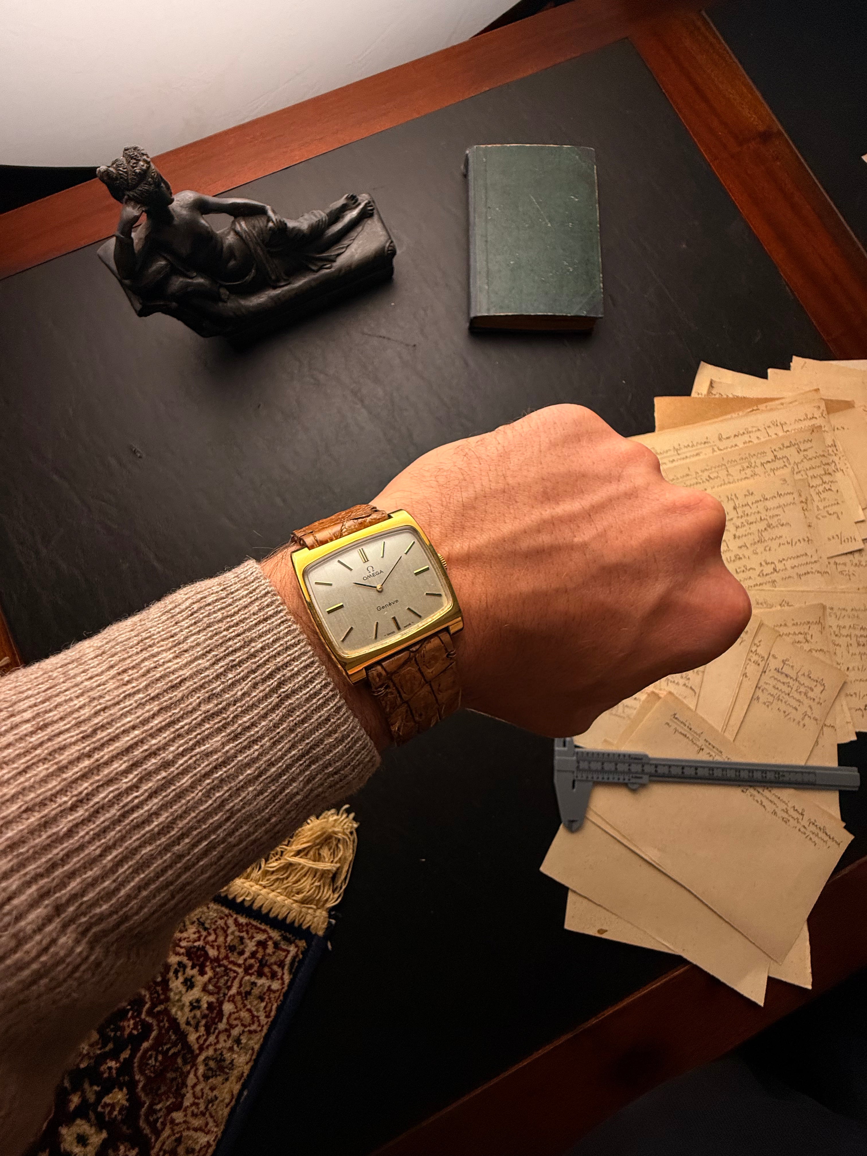 Omega Genève — Golden Square Heritage