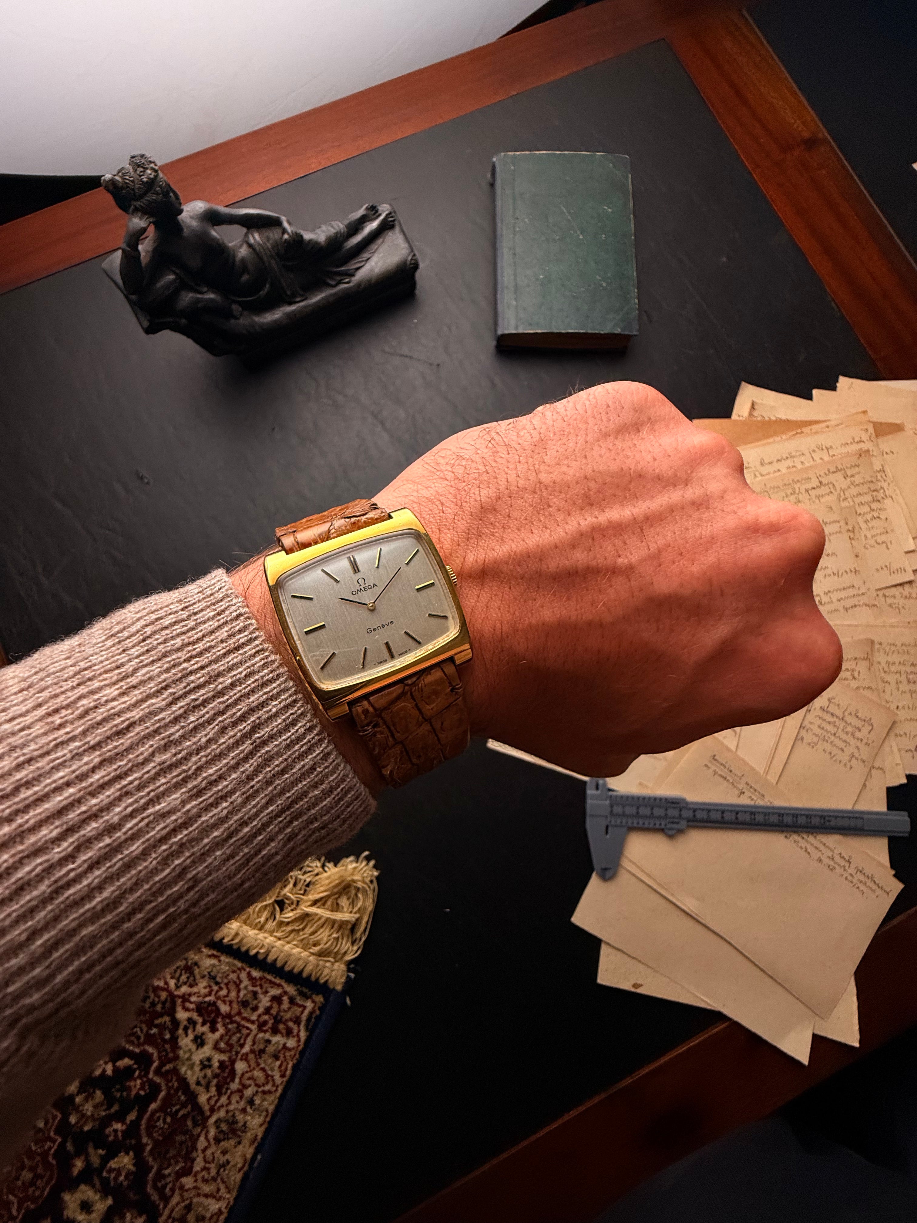 Omega Genève — Golden Square Heritage