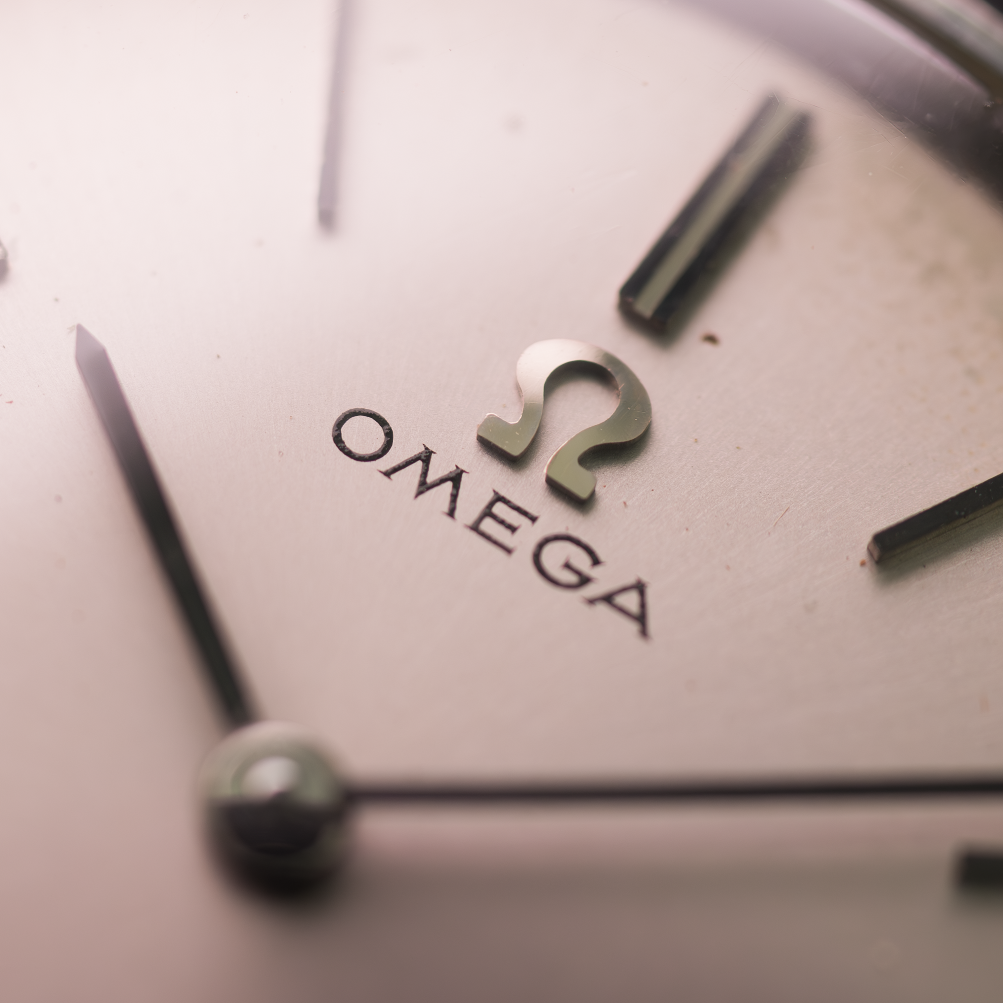 Omega: De Ville — 70s Minimalist Precision
