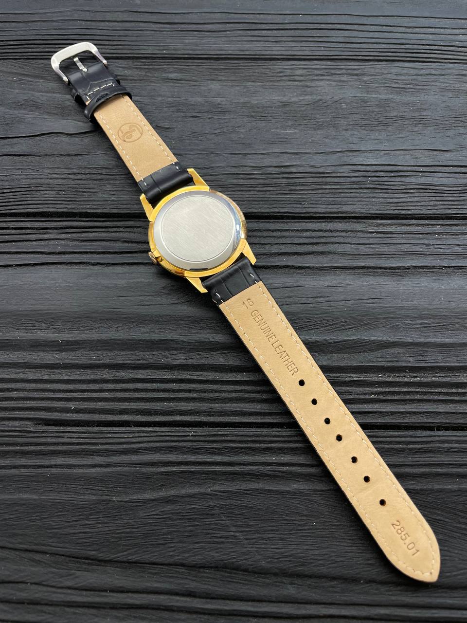 Nacar: 17 Rubis — The Classic Dress Standard